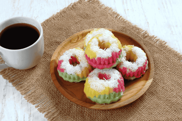 Cara Bikin Kue Putu Ayu Kukus