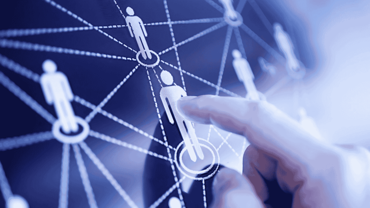 Sosial Media Teman atau Musuh di Era Digital?